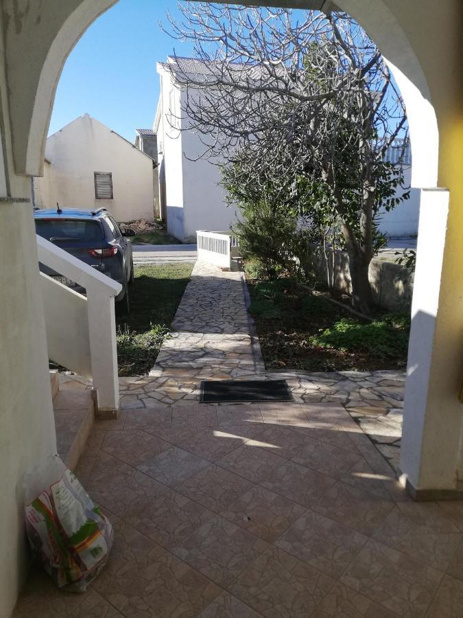 Apartman Kety Vir Exterior foto