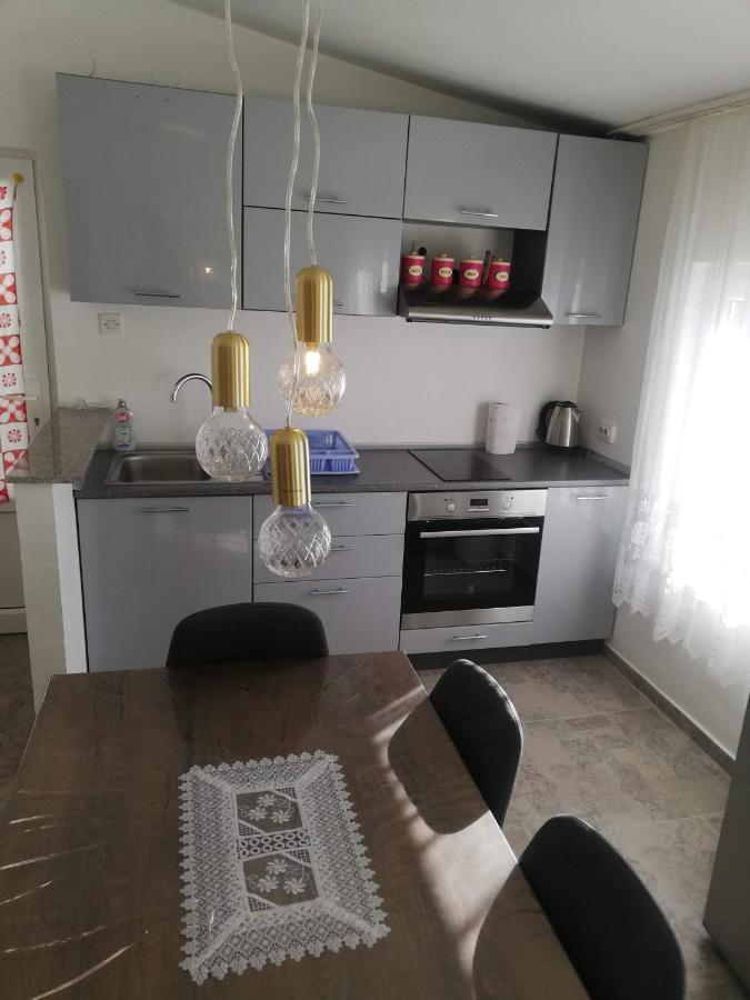 Apartman Kety Vir Exterior foto