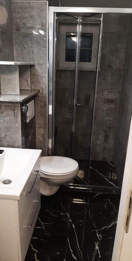 Apartman Kety Vir Exterior foto